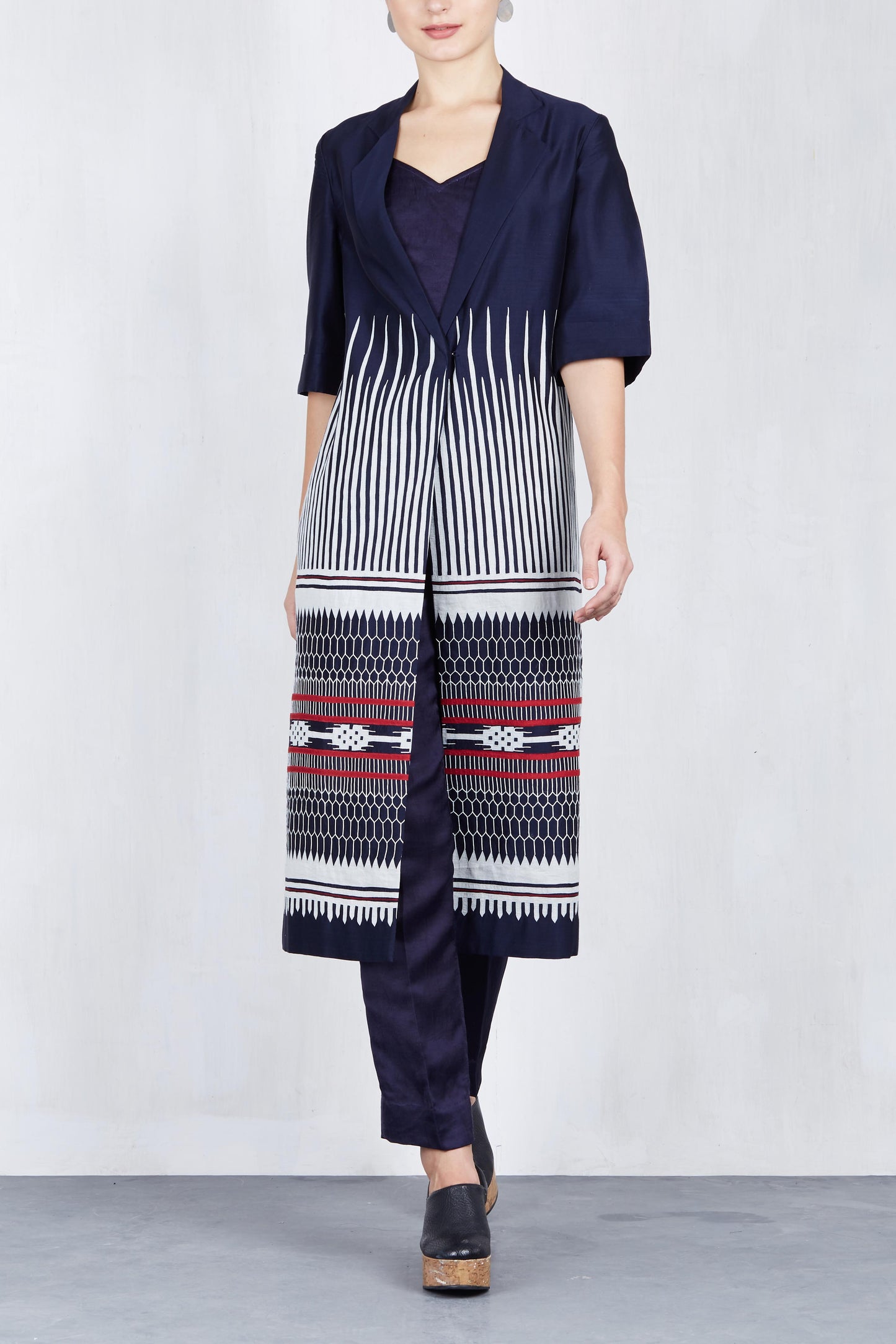 BEEHIVE STRAIGHT JACKET