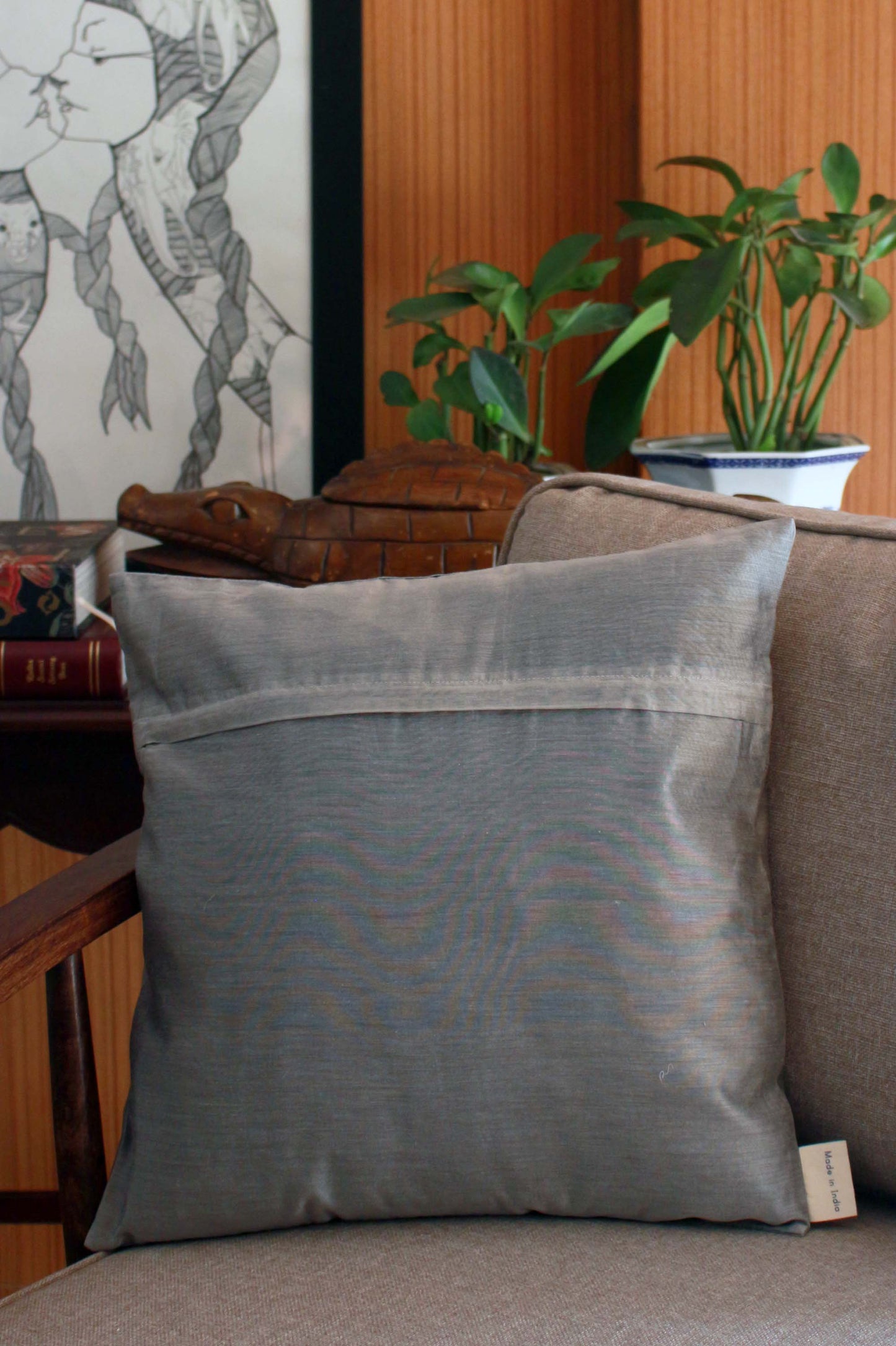 STITCHLINE FLORAL CUSHION