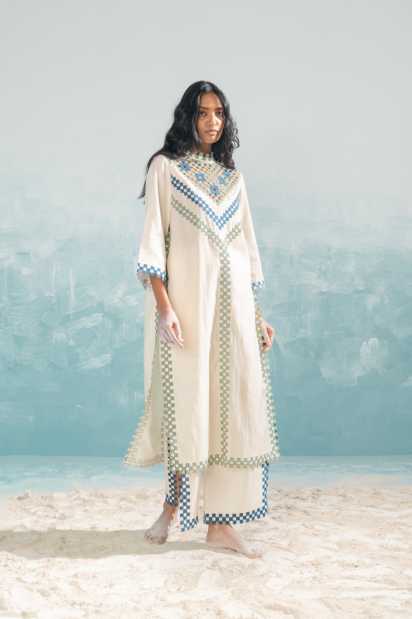 NILE CUTWORK STRAIGHT KAMEEZ