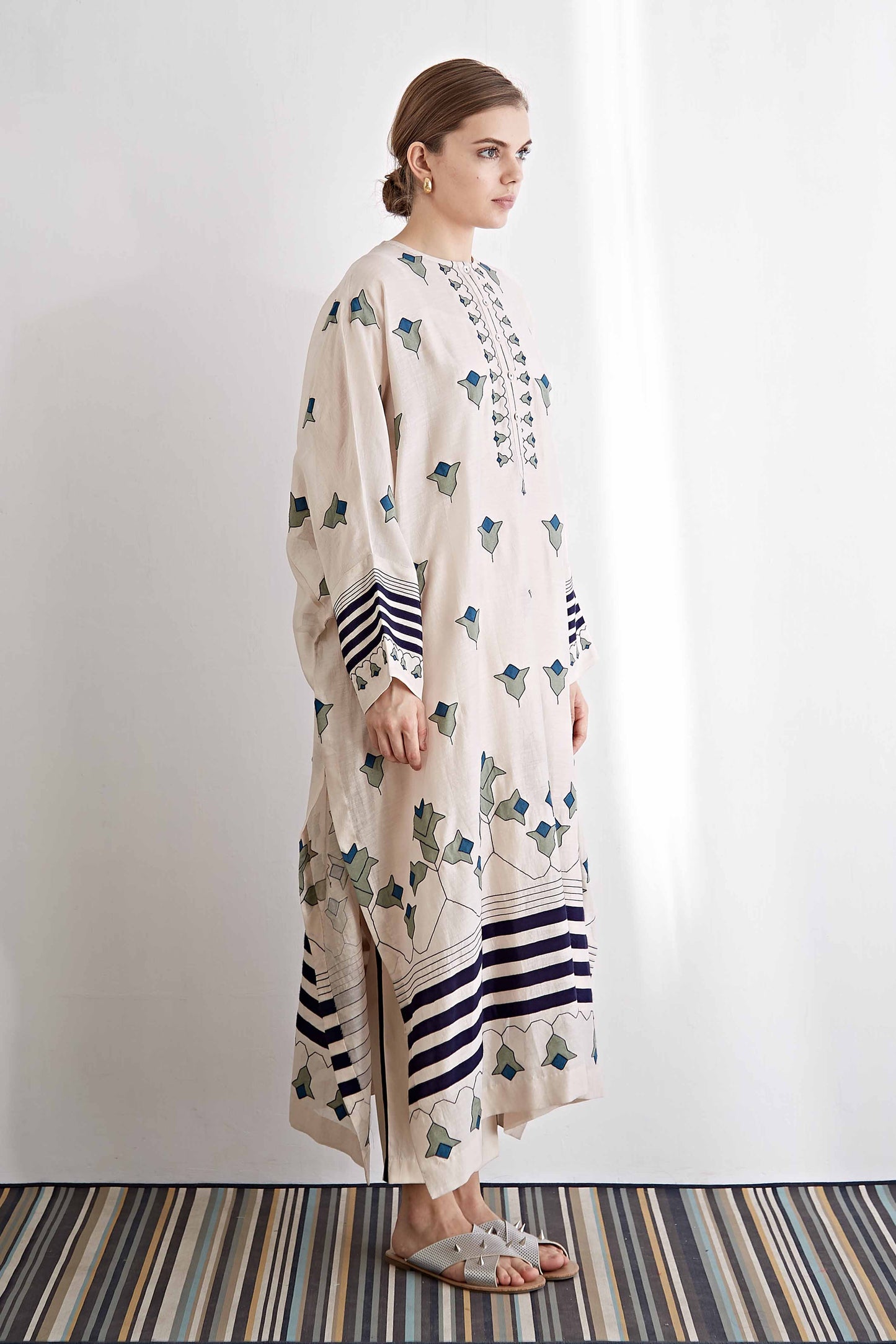 TABLEMAT KAFTAN KAMEEZ