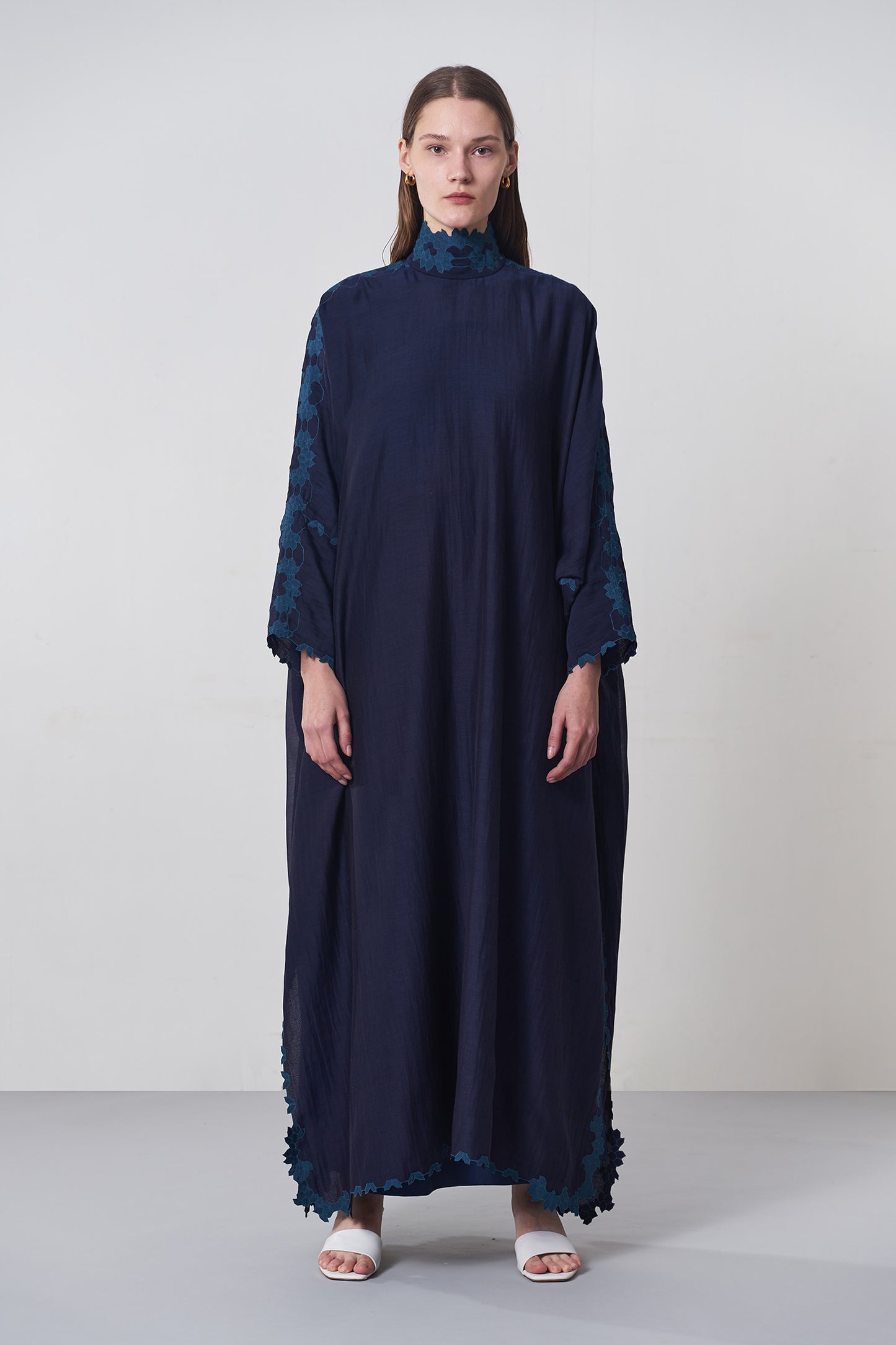 CUTWORK TABLEMAT KAFTAN