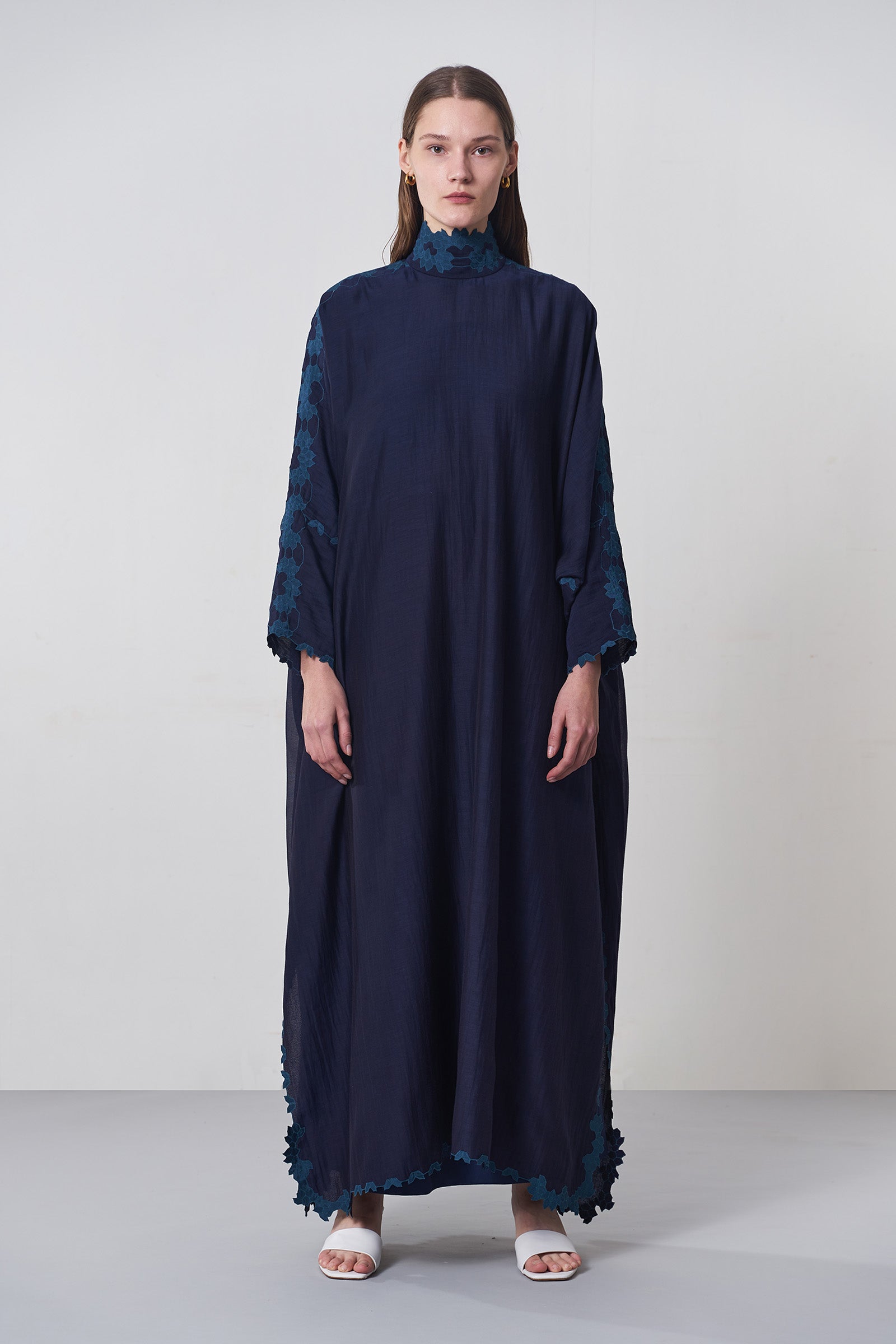 CUTWORK TABLEMAT KAFTAN