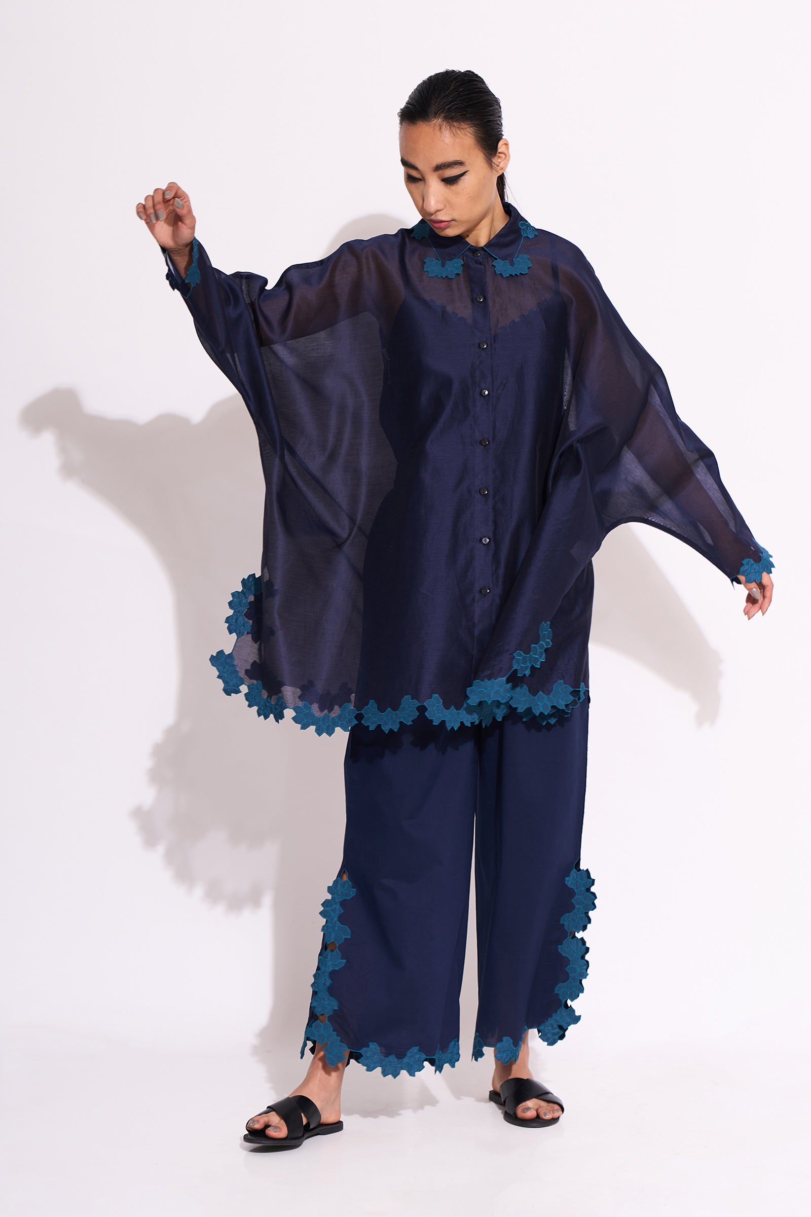 NEEL TABLE MAT SHIRT