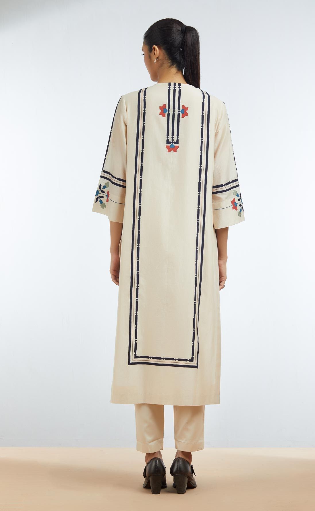 FLORAL STRAIGHT KAMEEZ